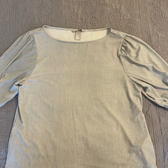 H & M Short sleeve blouse - Picture 1 of 2